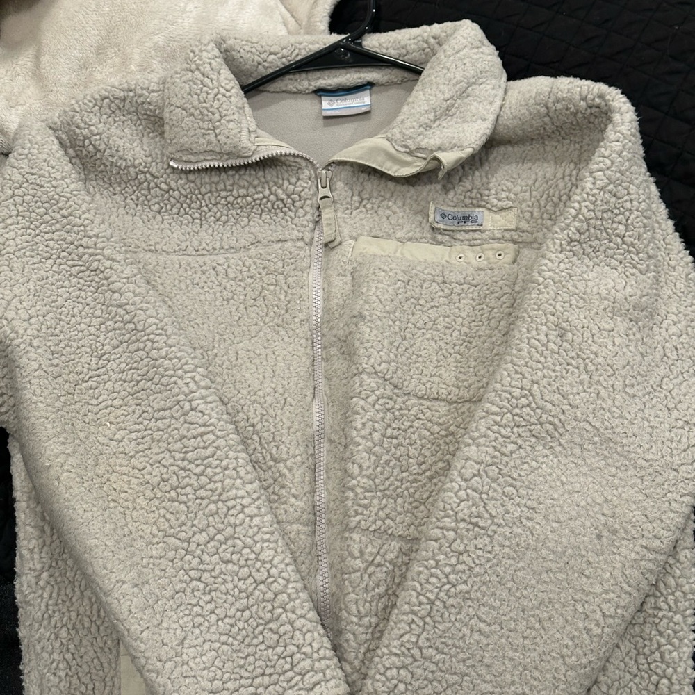 🩷WOMENS COLUMBIA SWEATSHIRT.